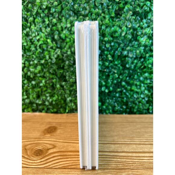 New Bundle Of 2 Little Explorers: Various Animals Hardback Outer Space - Picture 4 of 9